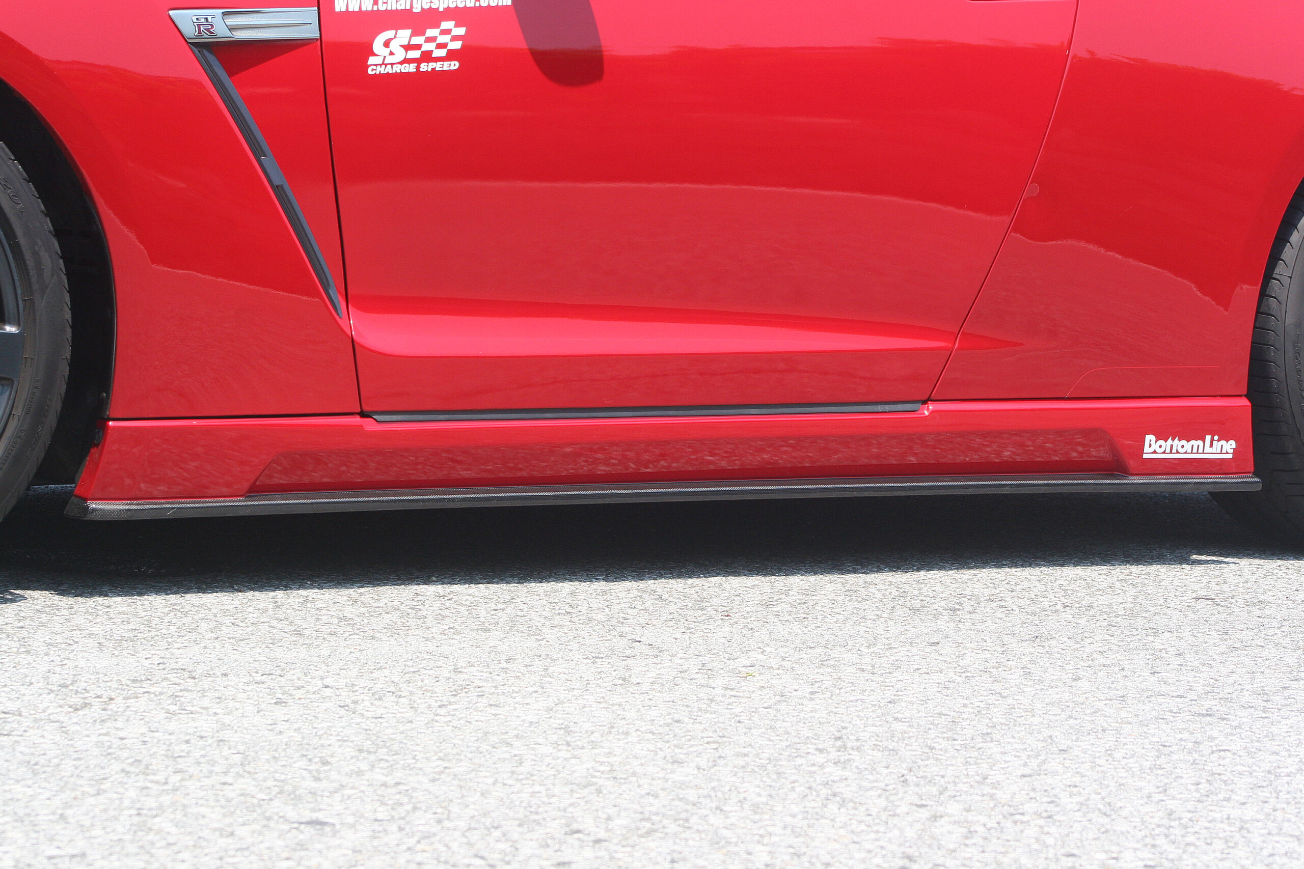 Nissan GTR R35 07-10 BottomLine Seitenschweller (FRP Black) – Bild 3